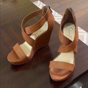 Jessica Simpson Brown wedges